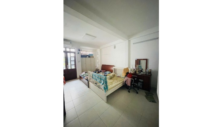 Ngộp khu Thiên Phước - giáp Q11 - 4 tầng  - view HXH gần 40 m2